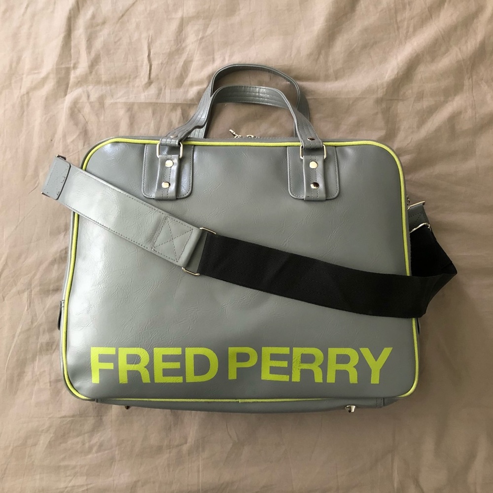 Fred Perry weekender bag